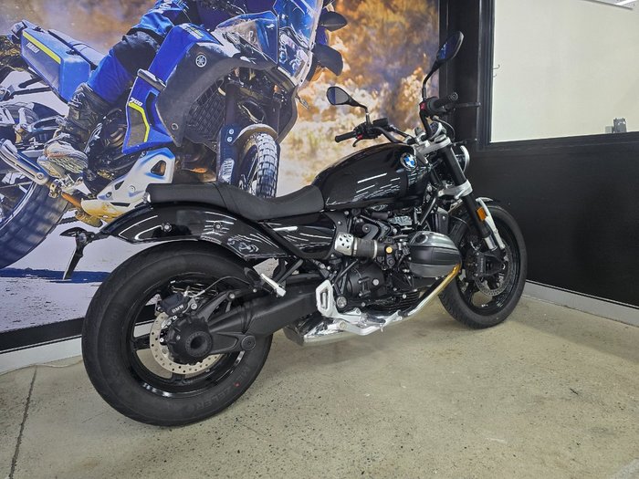 2024 BMW Motorrad R 12 HL BLACK