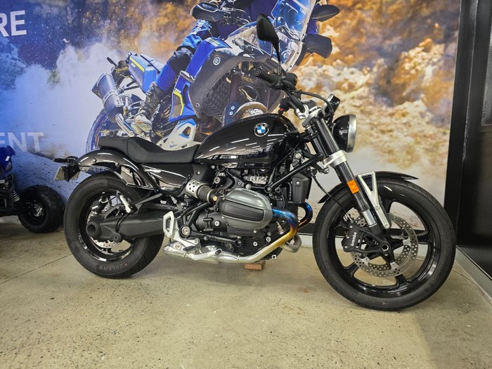 2024 BMW Motorrad R 12 HL BLACK