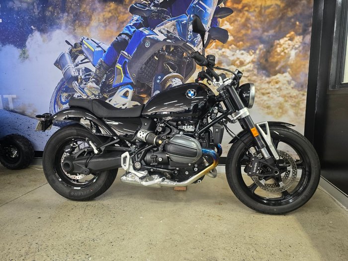 2024 BMW Motorrad R 12 HL BLACK