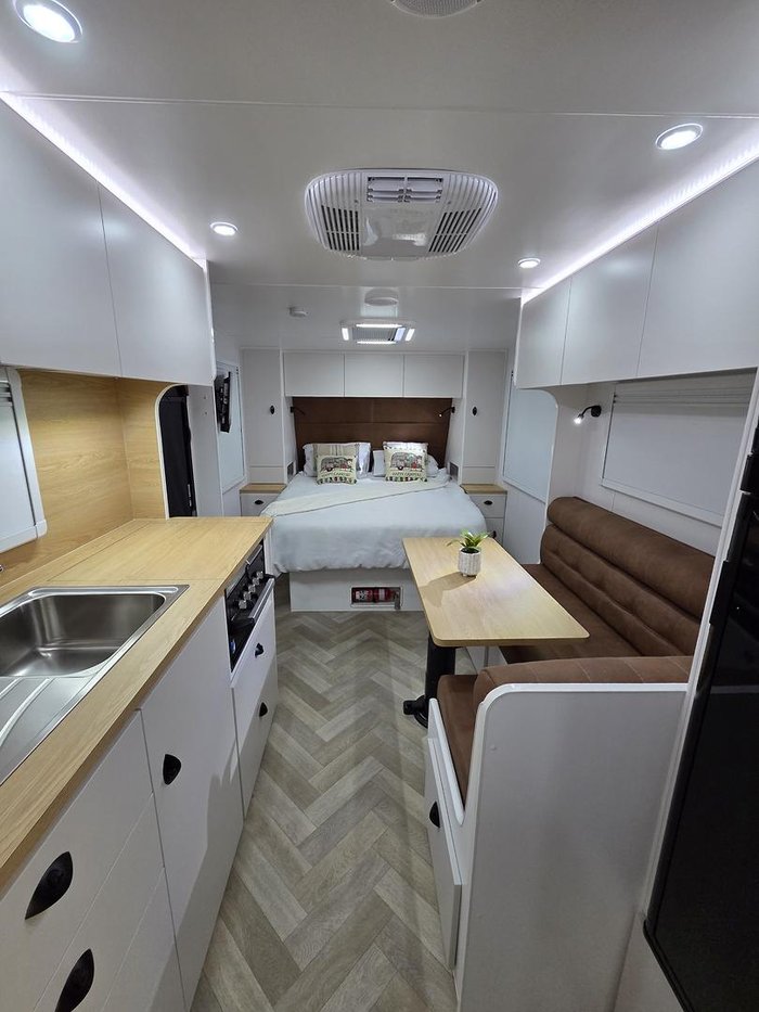 2026 Safari Caravans Oasis206