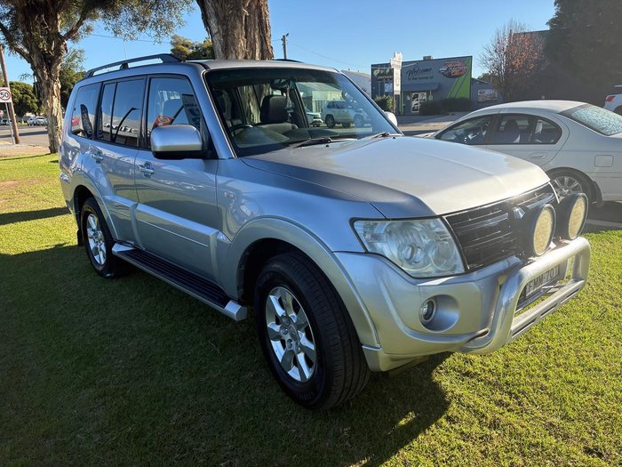 2013 Mitsubishi Pajero