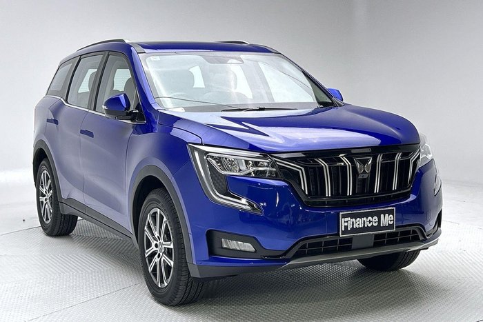 2023 Mahindra XUV700 AX7L