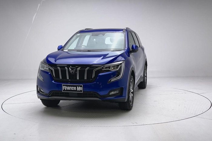2023 Mahindra XUV700 AX7L