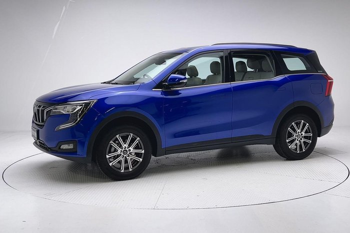 2023 Mahindra XUV700 AX7L
