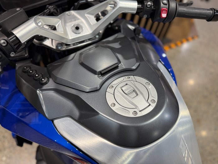 2026 BMW Motorrad 2026 BMW 1300CC R 1300 RT Impulse RACING-BLU