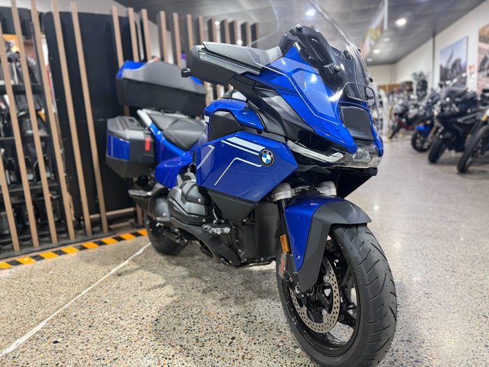 2026 BMW Motorrad 2026 BMW 1300CC R 1300 RT Impulse RACING-BLU