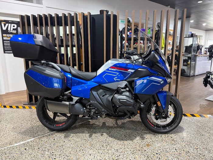 2026 BMW Motorrad 2026 BMW 1300CC R 1300 RT Impulse RACING-BLU