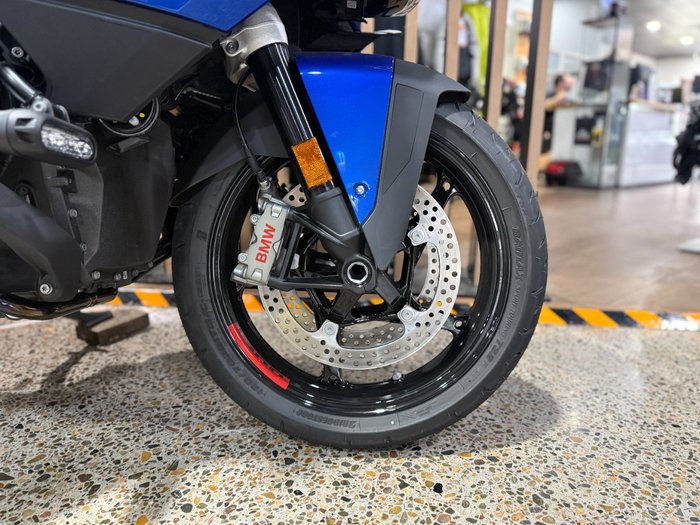 2026 BMW Motorrad 2026 BMW 1300CC R 1300 RT Impulse RACING-BLU