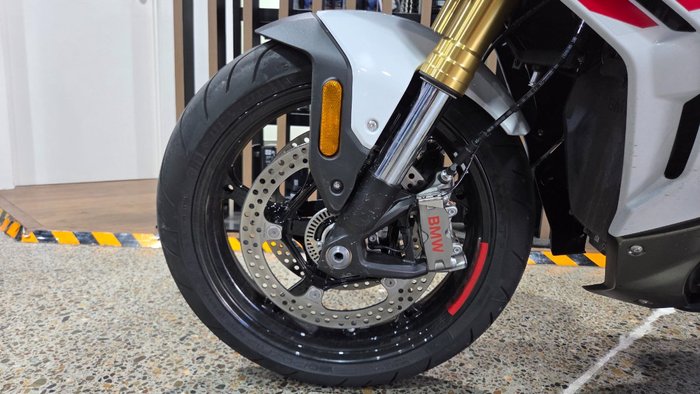 2026 BMW Motorrad R 1300 RS LIGHTWHITE UNI