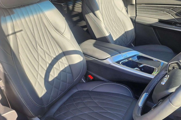 2024 LDV MIFA Luxe White