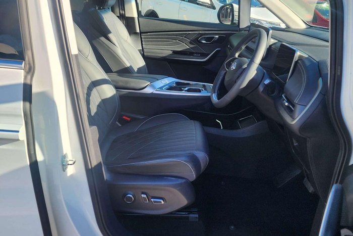 2024 LDV MIFA Luxe White