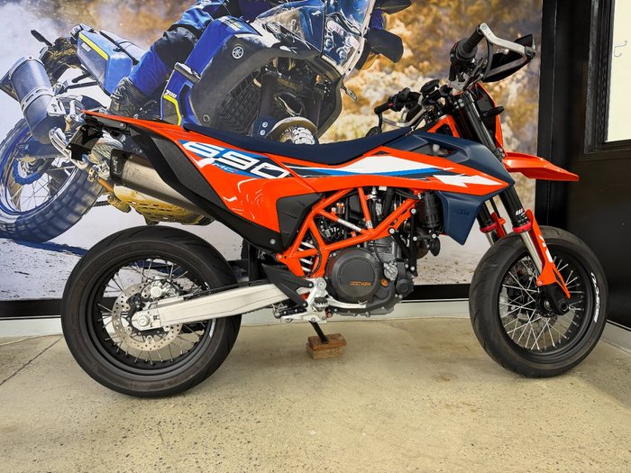 2023 Ktm 690 SMC R ORANGE
