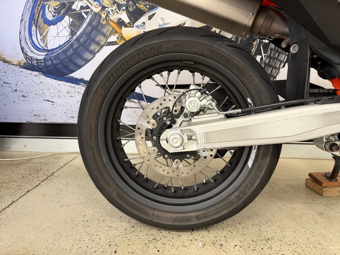 2023 Ktm 690 SMC R ORANGE