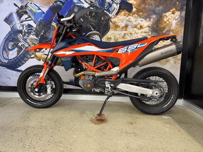 2023 Ktm 690 SMC R ORANGE