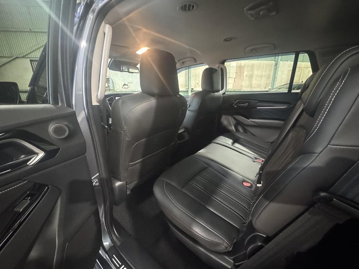 2022 Isuzu MU-X LS-T