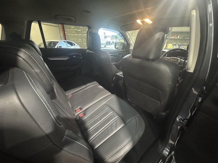 2022 Isuzu MU-X LS-T
