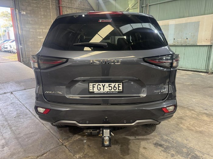 2022 Isuzu MU-X LS-T