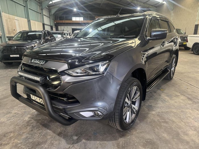 2022 Isuzu MU-X LS-T