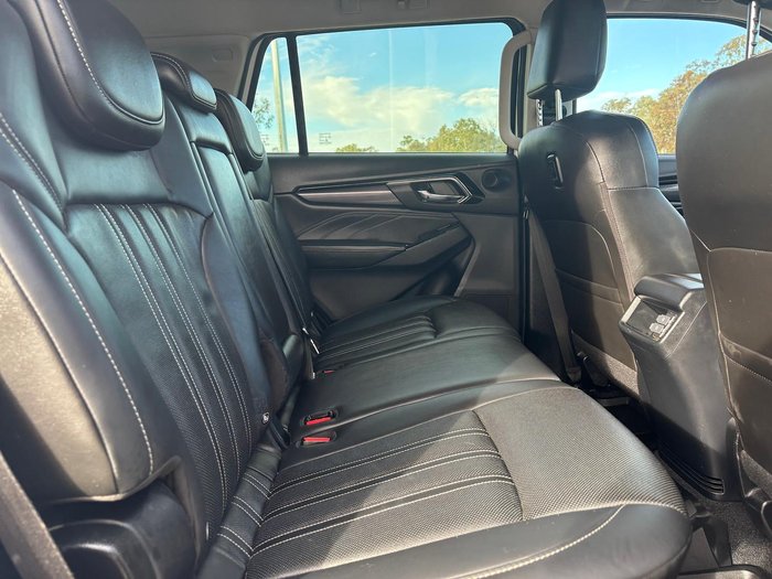 2023 Isuzu MU-X LS-T