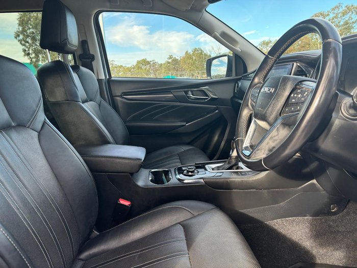 2023 Isuzu MU-X LS-T
