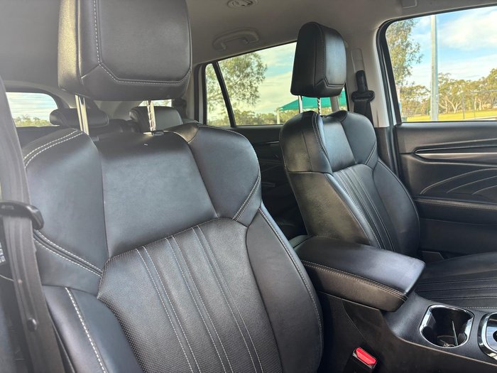 2023 Isuzu MU-X LS-T