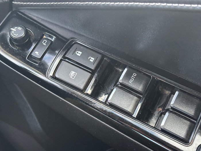 2023 Isuzu MU-X LS-T