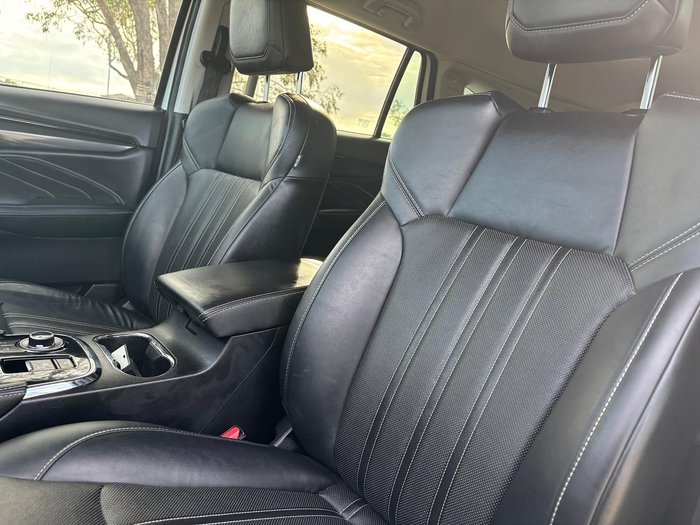 2023 Isuzu MU-X LS-T