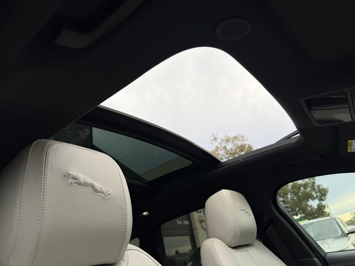 2022 Jaguar F-PACE P250 R-Dynamic SE