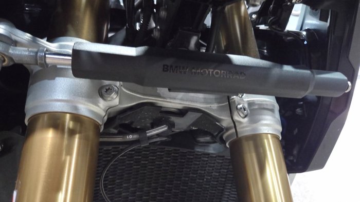 2026 BMW Motorrad F 900 GS LIGHT WHITE UNI/RACINGBLUE MET