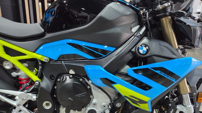 2026 BMW Motorrad S 1000 R BLUEFIRE/MUGIALLO YELLOW