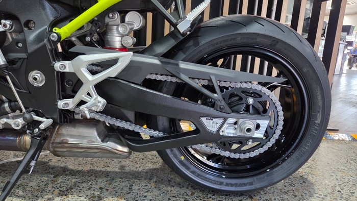 2026 BMW Motorrad S 1000 R BLUEFIRE/MUGIALLO YELLOW