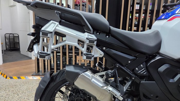 2026 BMW Motorrad R 1300 GS ADVENTURE RACINGBLUE METALLIC