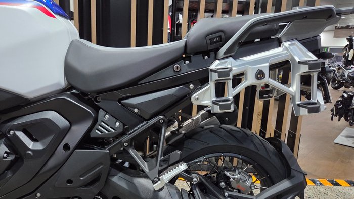 2026 BMW Motorrad R 1300 GS ADVENTURE RACINGBLUE METALLIC