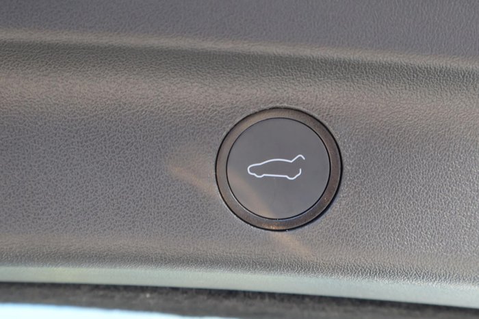 2023 Tesla Model Y Rear-Wheel Drive