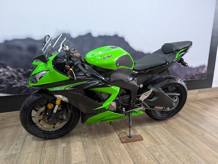 2013 Kawasaki ZX-6R (ZX636) NON ABS GREEN