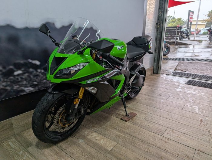 2013 Kawasaki ZX-6R (ZX636) NON ABS GREEN