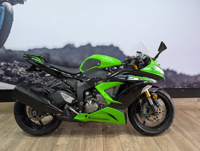2013 Kawasaki ZX-6R (ZX636) NON ABS GREEN