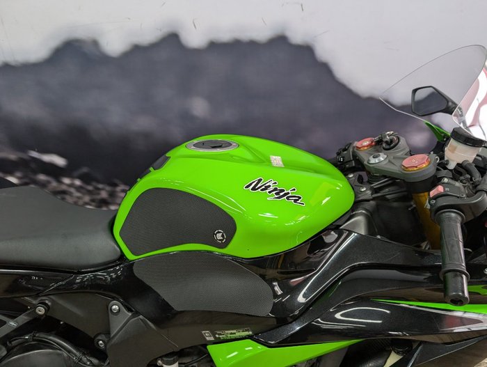2013 Kawasaki ZX-6R (ZX636) NON ABS GREEN