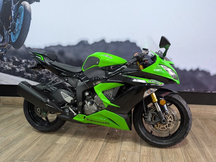 2013 Kawasaki ZX-6R (ZX636) NON ABS GREEN