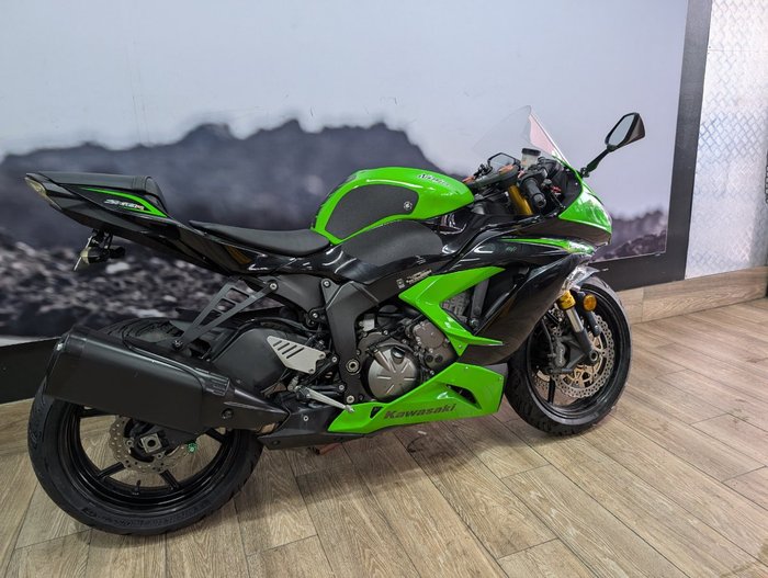 2013 Kawasaki ZX-6R (ZX636) NON ABS GREEN