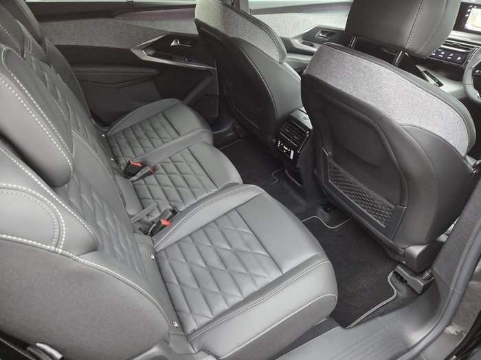 2025 Peugeot 5008 GT Premium Hybrid