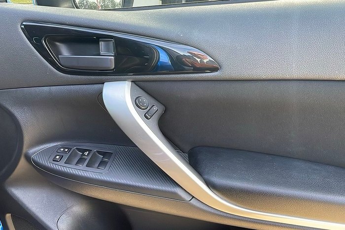 2023 Mitsubishi Eclipse Cross ES