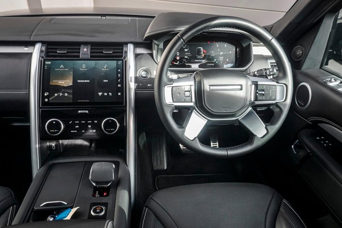 2025 Land Rover Discovery D350 Tempest