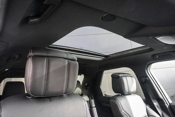 2025 Land Rover Discovery D350 Tempest