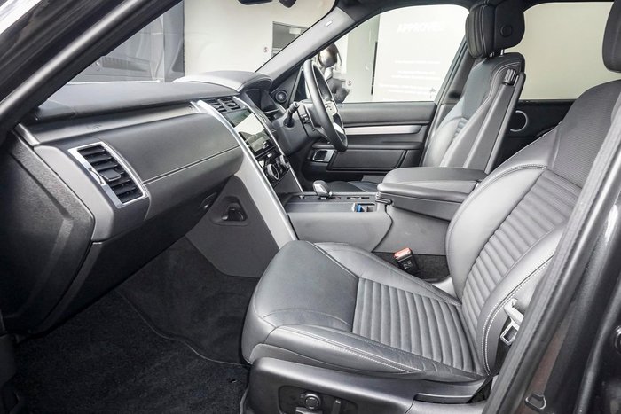2025 Land Rover Discovery D350 Tempest