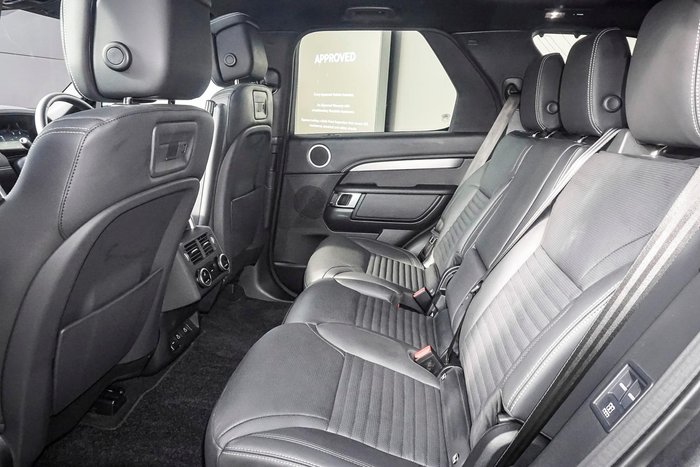 2025 Land Rover Discovery D350 Tempest