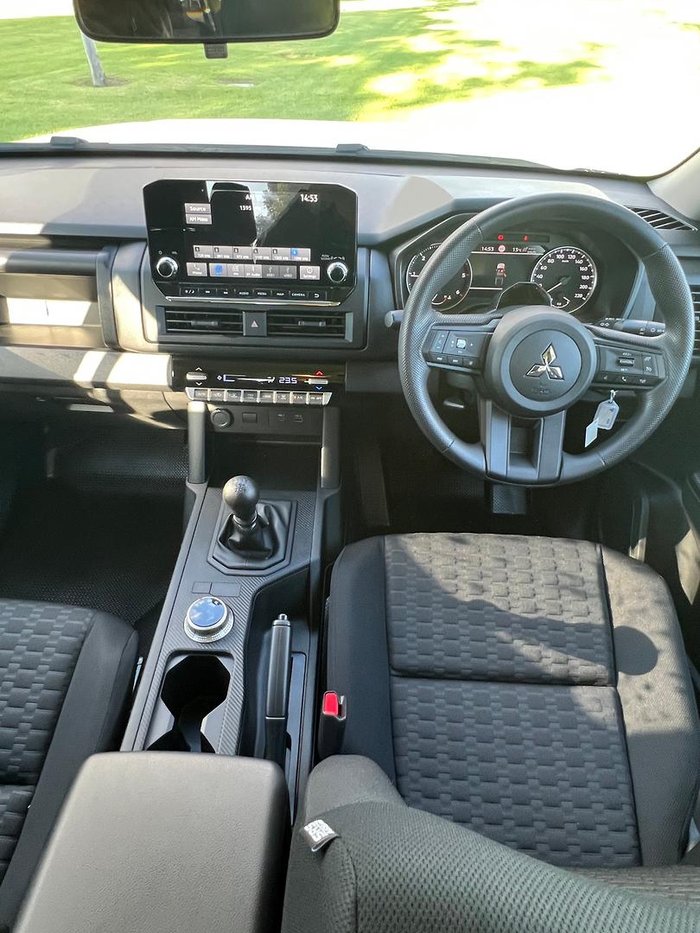 2025 Mitsubishi Triton GLX MV MY25 4X4 Dual Range White