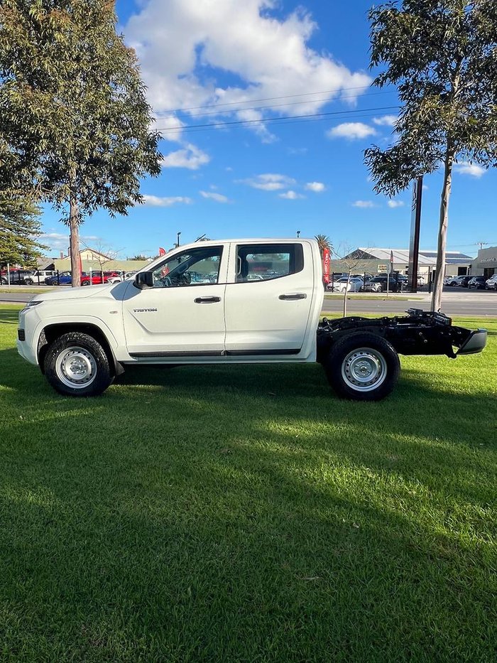 2025 Mitsubishi Triton GLX MV MY25 4X4 Dual Range White