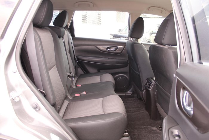 2022 Nissan X-TRAIL ST+