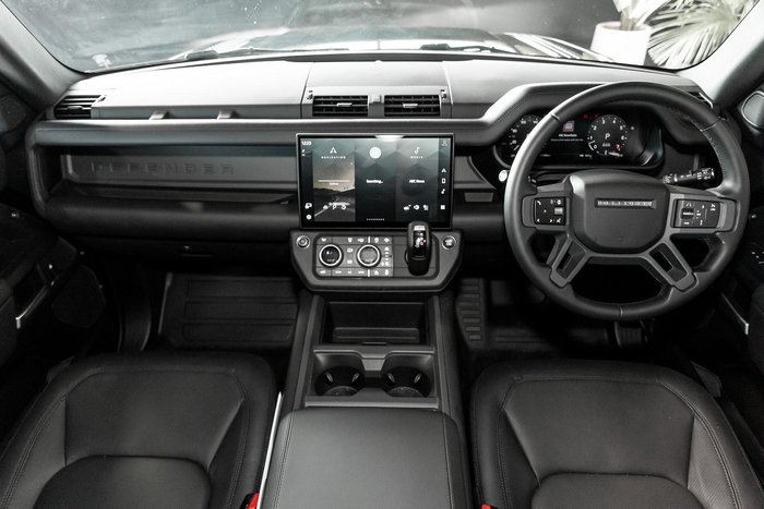 2025 Land Rover Defender 90 P425 X-Dynamic SE